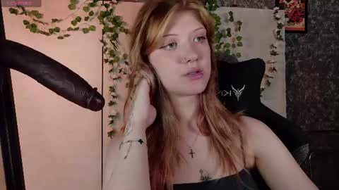 Snapshot of lina_vi chatting on 07.22.26 Lina online show from 07.22.26