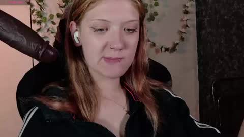 Snapshot of lina_vi chatting on 07.23.26 Lina online show from 07.23.26