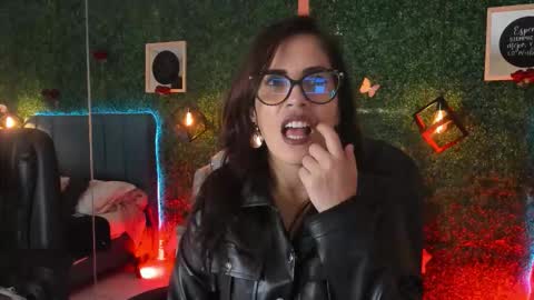 Snapshot of linagh chatting on 03.16.26 Lina online show from 03.16.26