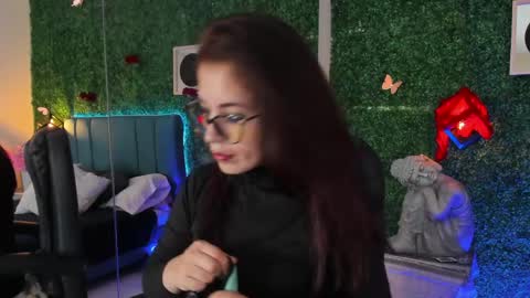 Snapshot of linagh chatting on 03.30.26 Lina online show from 03.30.26