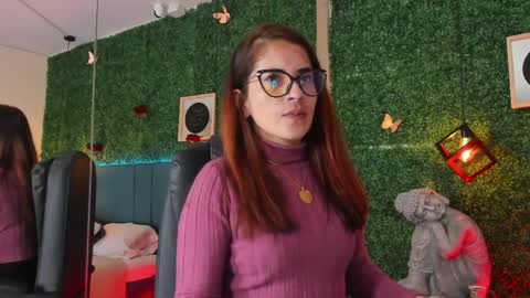 Snapshot of linagh chatting on 04.10.26 Lina online show from 04.10.26