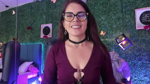 Snapshot of linagh chatting on 04.11.26 Lina online show from 04.11.26