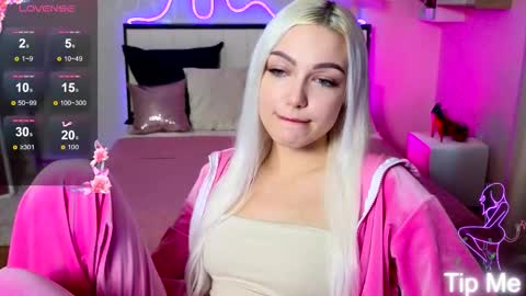 I am Lina online show from 10.11.25