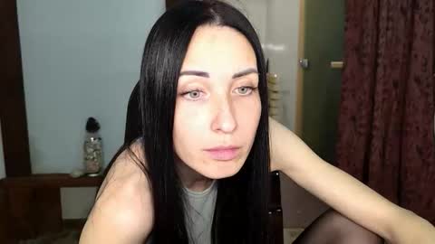 LinaLivee online show from 11.07.25