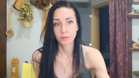 LinaLivee online show from 04.10.26