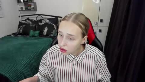 Lina online show from 09.24.25