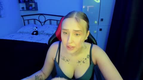 Lina online show from 10.17.25