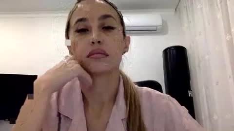 linavora online show from 12.04.25