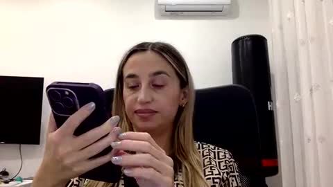 linavora online show from 12.13.25