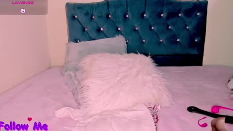Snapshot of linda_alana chatting on 01.23.25 Alana online show from 01.23.25