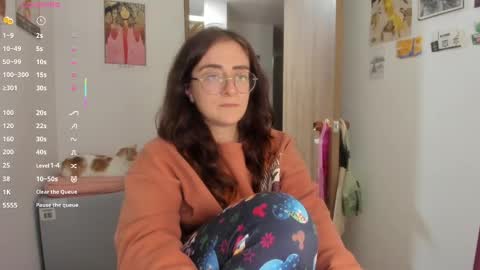 Giggles  online show from 03.11.26