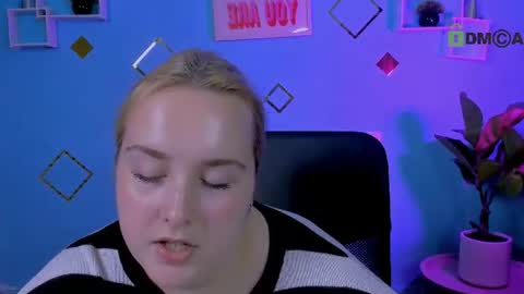 Snapshot of linda_lynx chatting on 07.19.26 linda_lynx online show from 07.19.26