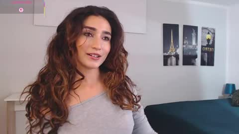 Snapshot of linda_morgan1 chatting on 04.25.26 Maria Paula online show from 04.25.26