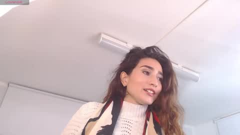 Snapshot of linda_morgan1 chatting on 04.28.26 Maria Paula online show from 04.28.26