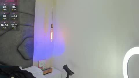 Linda Saenz online show from 11.26.25