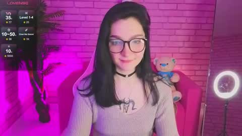 Snapshot of linda_sweetiest chatting on 11.21.25 Linda online show from 11.21.25