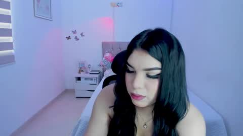 Snapshot of linda_zaam8386 chatting on 10.05.25   online show from 10.05.25