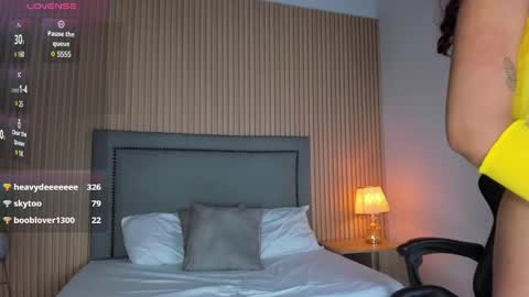 Snapshot of lindaa_natashaa chatting on 01.03.25 L I N D A online show from 01.03.25