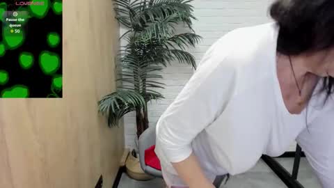 Linda online show from 10.17.25