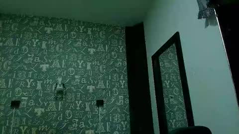 Snapshot of lindsey8 chatting on 09.17.25 Lindsey online show from 09.17.25