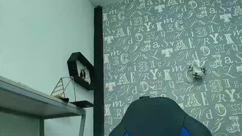 Snapshot of lindsey8 chatting on 09.28.25 Lindsey online show from 09.28.25