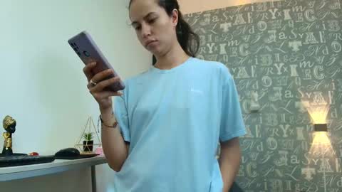 Snapshot of lindsey8 chatting on 10.02.25 Lindsey online show from 10.02.25