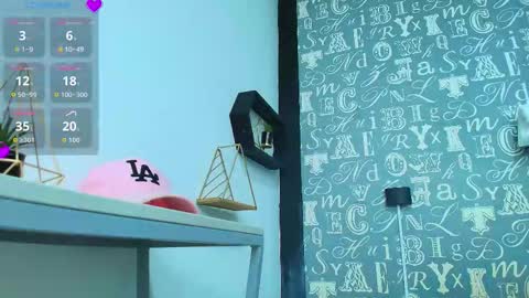 Snapshot of lindsey8 chatting on 11.09.25 Lindsey online show from 11.09.25