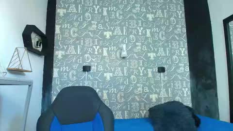 Snapshot of lindsey8 chatting on 11.12.25 Lindsey online show from 11.12.25