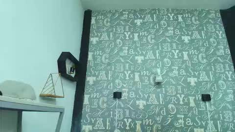 Snapshot of lindsey8 chatting on 12.22.25 Lindsey online show from 12.22.25