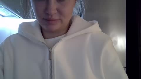 Snapshot of lindsisecret chatting on 10.17.25 Anna online show from 10.17.25