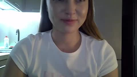 Snapshot of lindsisecret chatting on 10.28.25 Anna online show from 10.28.25