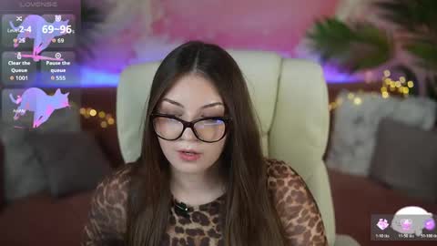 Snapshot of lindsyrawr chatting on 05.16.26 Lindsy online show from 05.16.26