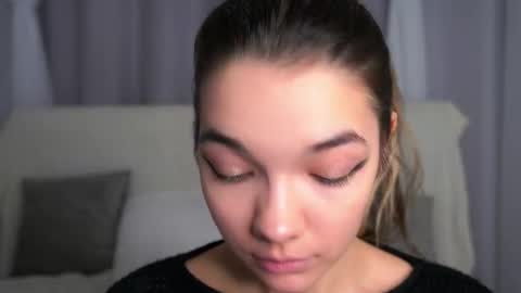 Snapshot of linettedennett chatting on 09.25.25 Kate online show from 09.25.25