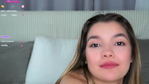 Snapshot of linettedennett chatting on 09.28.25 Kate online show from 09.28.25