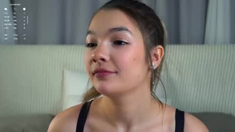 Snapshot of linettedennett chatting on 10.19.25 Kate online show from 10.19.25