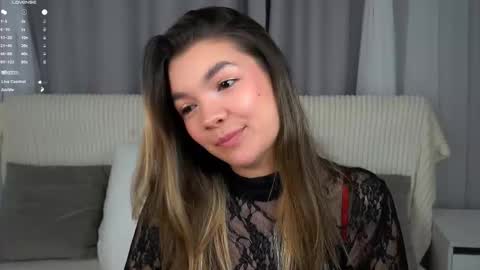 Snapshot of linettedennett chatting on 11.15.25 Kate online show from 11.15.25