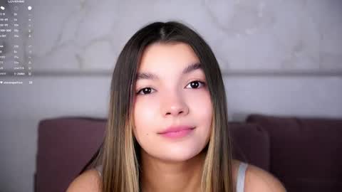 Snapshot of linettedennett chatting on 12.18.25 Kate online show from 12.18.25