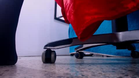 V A L E  N T I N A online show from 02.23.25