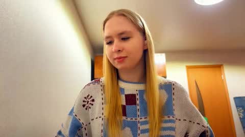 Snapshot of linncrisafi chatting on 02.07.26 Rose online show from 02.07.26