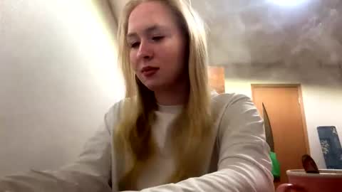 Snapshot of linncrisafi chatting on 02.19.26 Rose online show from 02.19.26