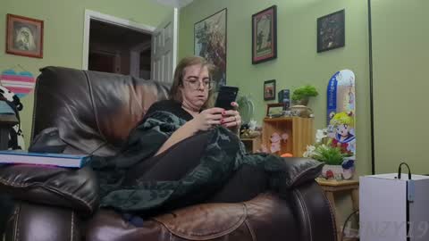 Snapshot of linzy19 chatting on 01.18.25 Linzy19 online show from 01.18.25