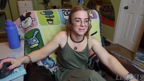 Snapshot of linzy19 chatting on 02.04.25 Linzy19 online show from 02.04.25