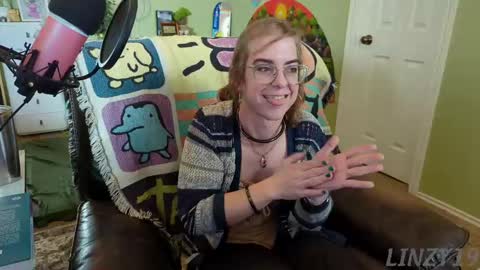 Snapshot of linzy19 chatting on 02.27.25 Linzy19 online show from 02.27.25