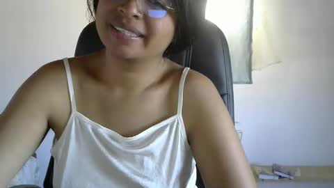 Snapshot of liora_selene chatting on 04.29.26 liora online show from 04.29.26