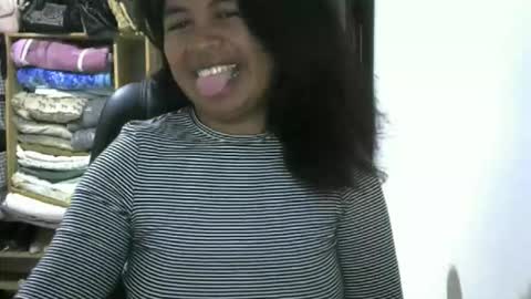 Snapshot of liora_selene chatting on 05.27.26 liora online show from 05.27.26