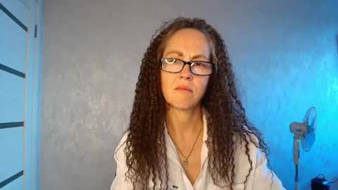 Liora Weiss online show from 06.03.26