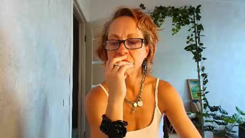 Liora Weiss online show from 07.23.26