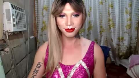 Snapshot of lipshero chatting on 09.12.25 lipshero online show from 09.12.25