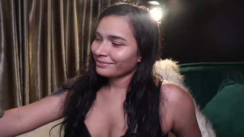 Snapshot of lireesa chatting on 12.25.24 Lire online show from 12.25.24