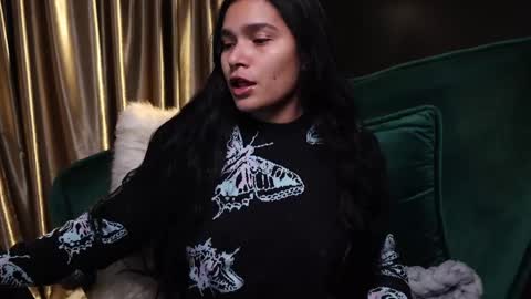 Snapshot of lireesa chatting on 02.17.25 Lire online show from 02.17.25